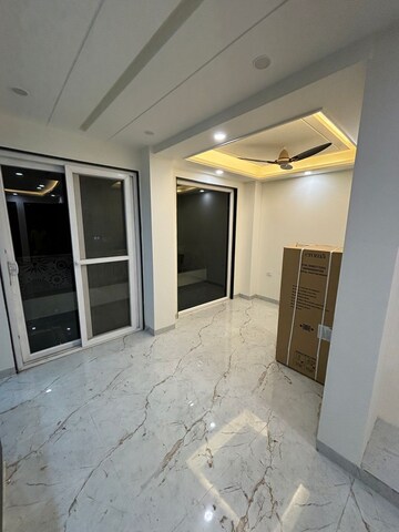 Building Lobby in 3 BHK Builder Floor at Golden Floors, Sector 50 – for Rent