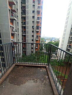 2 BHK + Pooja Room,Extra Room Apartment For Sale in Lodha Palava Downtown
