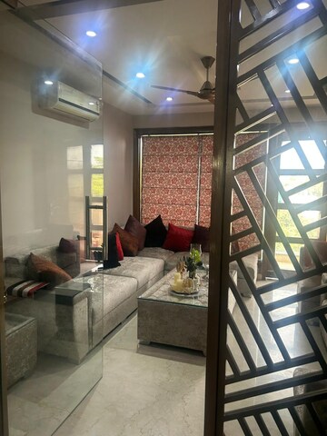 Living Room in 3 BHK Builder Floor at Palam Vihar – for Rent