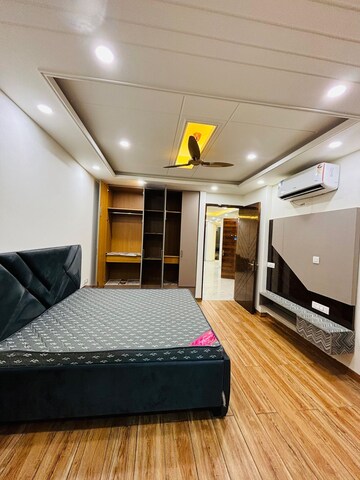Bedroom in 1 RK Builder Floor at Baani Square, Sector 50 – for Rent