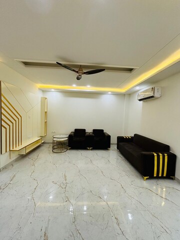 Living Room in 1 RK Builder Floor at Baani Square, Sector 50 – for Rent