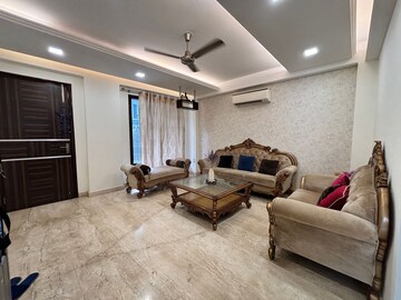 Living Room in 2.5 BHK Builder Floor at Baani Square, Sector 50 – for Rent