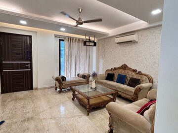Living Room in 2.5 BHK Builder Floor at Baani Square, Sector 50 – for Rent