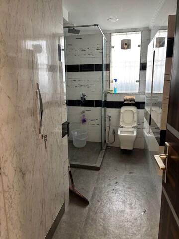 Kitchen in 2.5 BHK Builder Floor at Baani Square, Sector 50 – for Rent