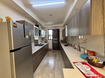 Building Lobby in 2.5 BHK Builder Floor at Baani Square, Sector 50 – for Rent