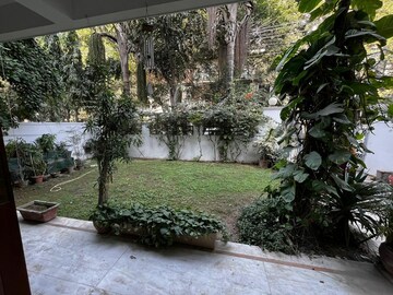 2.5 BHK Builder Floor – Garden View at Baani Square, Sector 50 - for Rent