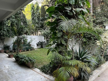 2.5 BHK Builder Floor – Garden View at Baani Square, Sector 50 - for Rent