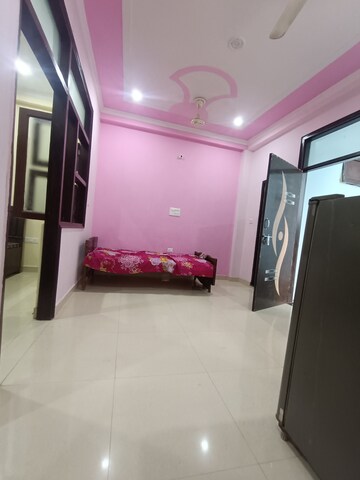 Room in 2.5 BHK Builder Floor at Mayur Vihar Phase 1 Extension – for Rent