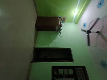 Furnished Amenities in 1.5 BHK Builder Floor at Mayur Vihar Phase 1 Extension – for Rent