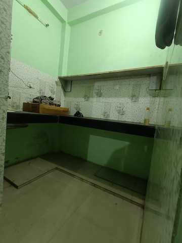 Kitchen in 1.5 BHK Builder Floor at Mayur Vihar Phase 1 Extension – for Rent