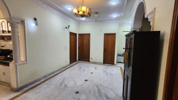 Room in 3 BHK Builder Floor at RWA Apartments Sector 41, Sector 41 – for Rent