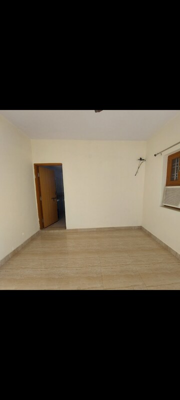 Room in 1 BHK Apartment at Sarita Vihar Pocket-J RWA, Sarita Vihar – for Rent