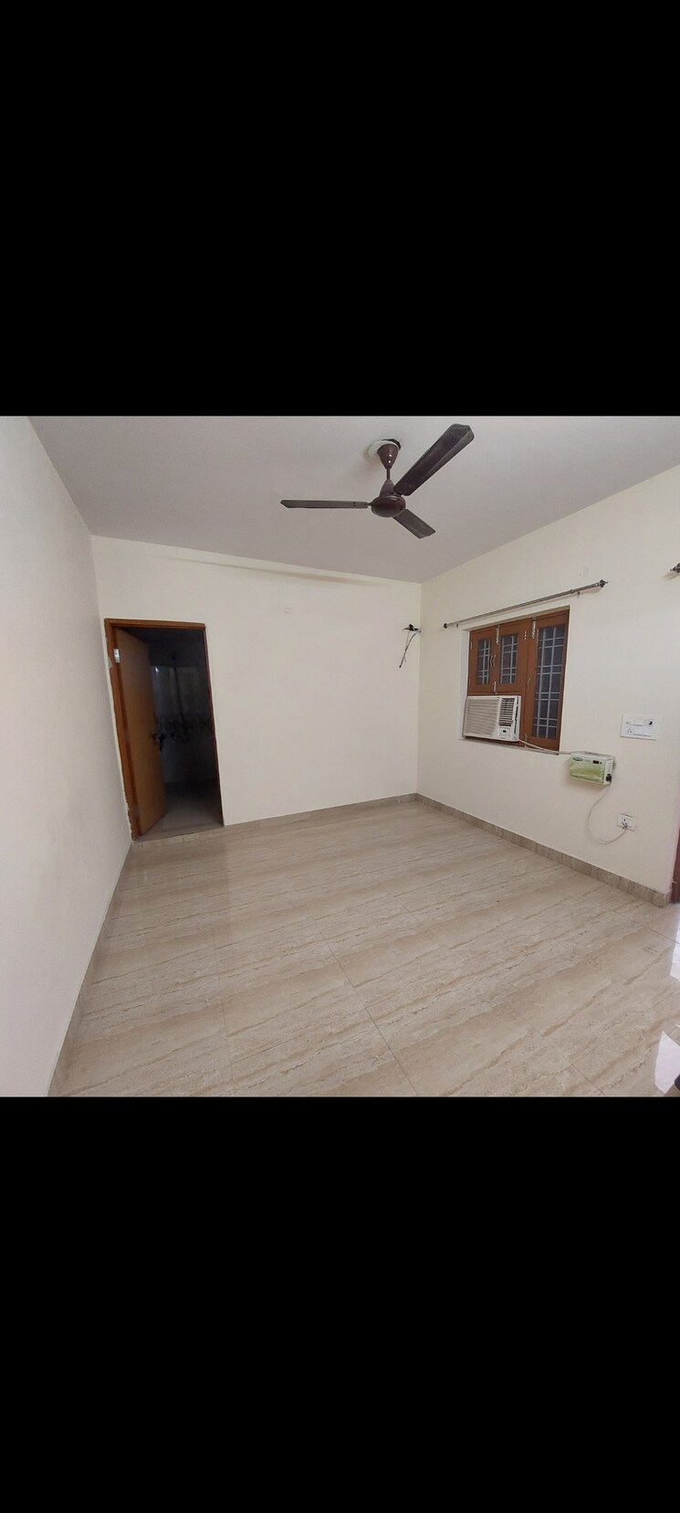 Room, sarita-vihar-pocket-j-rwa 1 Bedroom 450 Sq.Ft. Apartment In Sarita Vihar Delhi 8921090
