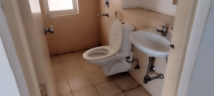 Bathroom, lajpat nagar 1 Bedroom 100 Sq.Yd. Builder Floor In Lajpat Nagar Delhi 8921108