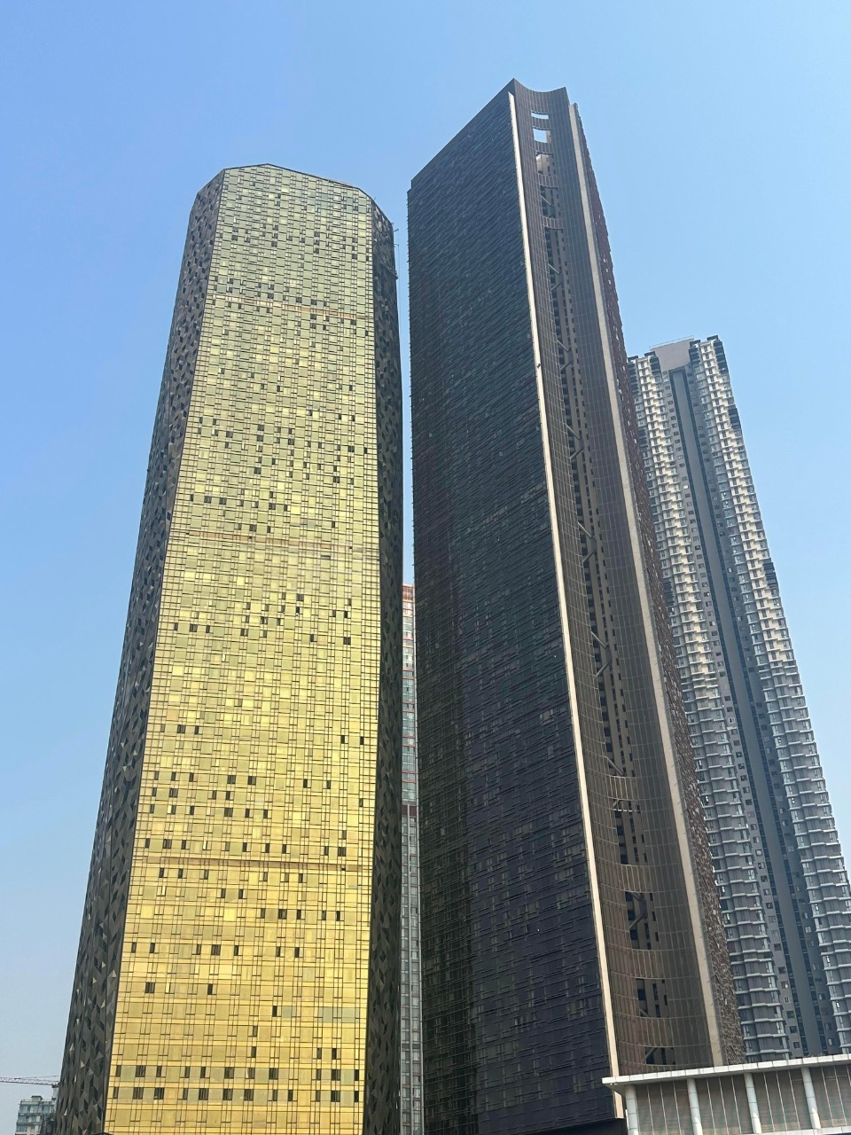 4 BHK + Study Room Apartment For Rent in Lodha The Park