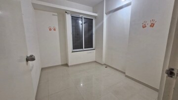 Room in 2 BHK Apartment at Kohinoor Zen Estate, Kharadi – for Rent