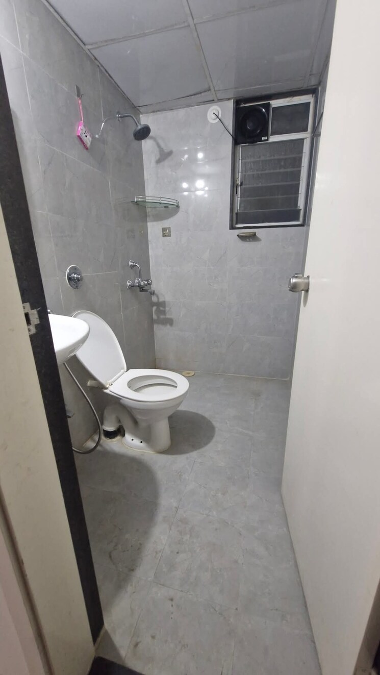 Bathroom, kohinoor-zen-estate 2 Bedroom 752 Sq.Ft. Apartment In Kharadi Pune 8921132
