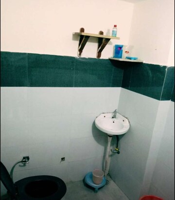 Master Bedroom in 1 BHK Builder Floor at Sector 46 – for Rent
