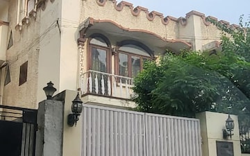 2 BHK Builder Floor For Rent in Sector 33