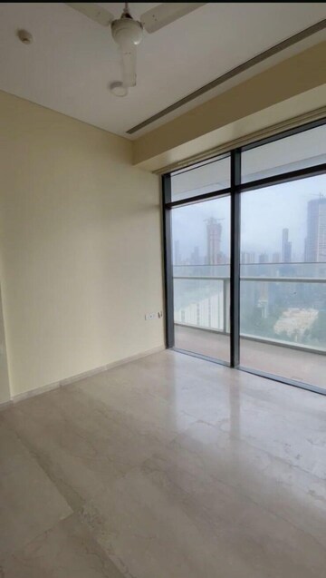 Room in 4 BHK Apartment at Omkar 1973, Worli – for Rent