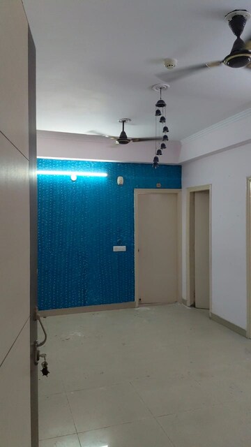 Room in 2 BHK Apartment at Saviour Green Arch, Tech Zone 4 Greater Noida – for Rent