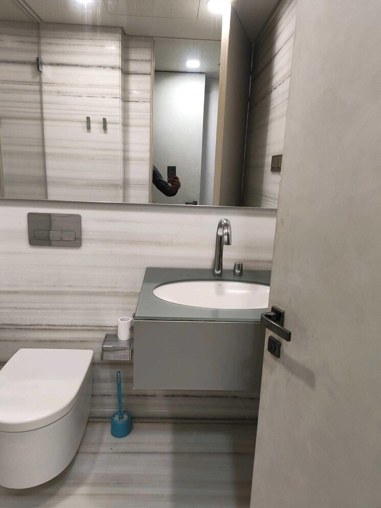 Bathroom, worli 4 Bedroom 2912 Sq.Ft. Apartment In Worli Mumbai 8921168