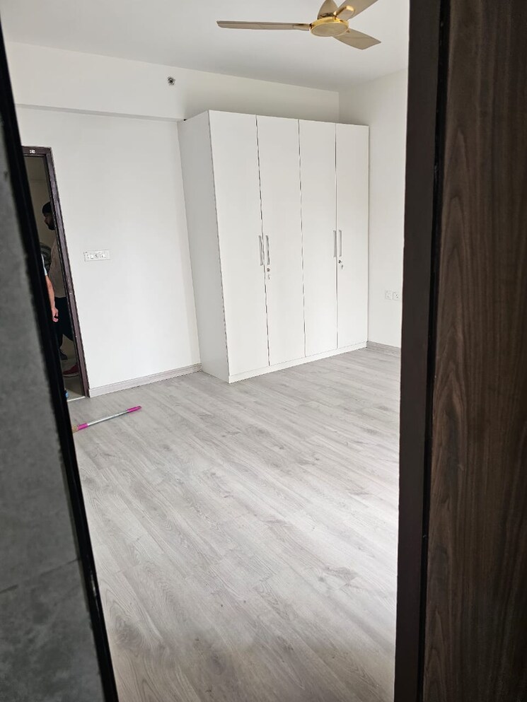 Room, hero-homes-gurgaon 2 Bedroom 1099 Sq.Ft. Apartment In Sector 104 Gurgaon 8921182