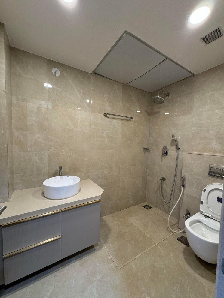 Bathroom, kohinoor-square-altissimo 4 Bedroom 2600 Sq.Ft. Apartment In Dadar West Mumbai 8921183