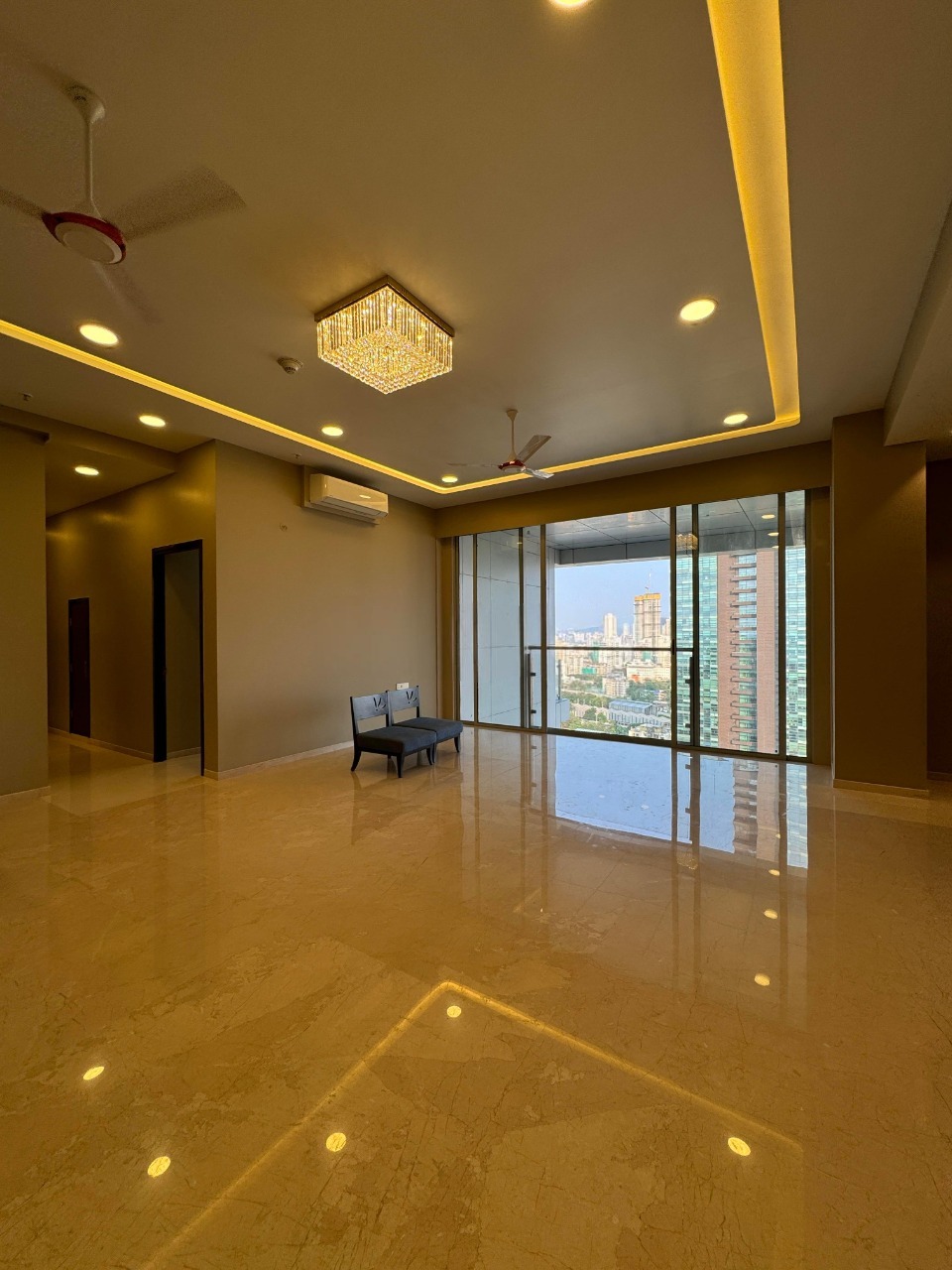 4 BHK + Servant Room 2600 Sq.Ft. Apartment in Kohinoor Square Altissimo