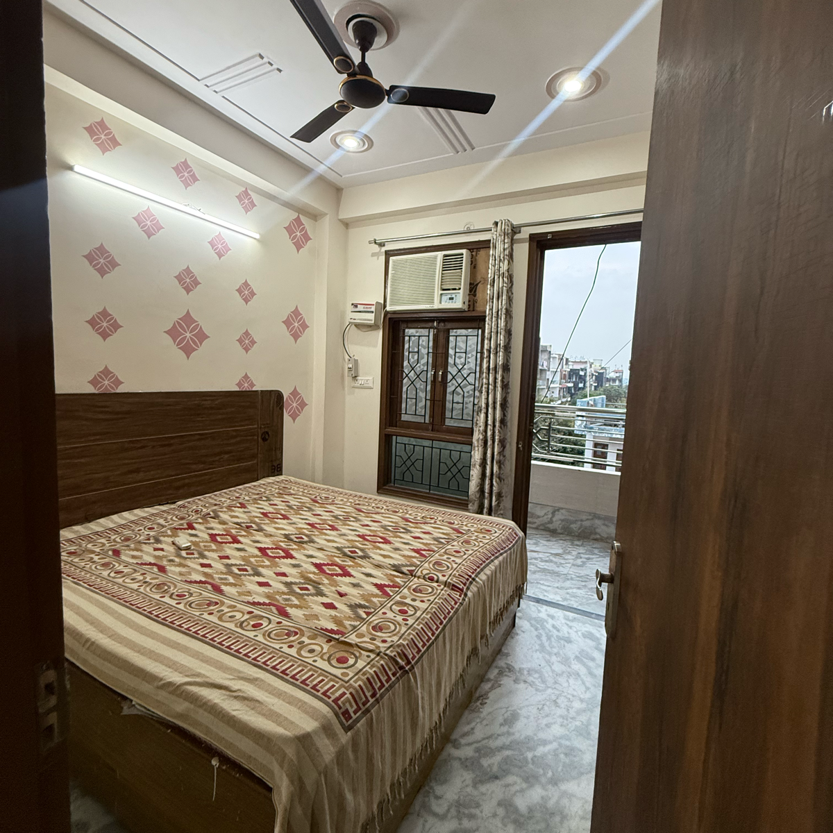 1.5 BHK Builder Floor For Rent in Sector 63 a 