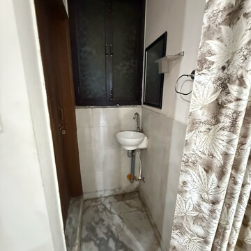 Bathroom in 1.5 BHK Builder Floor at Sector 63a – for Rent