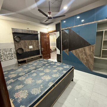 Bedroom in 2.5 BHK Builder Floor at Sector 63a – for Rent