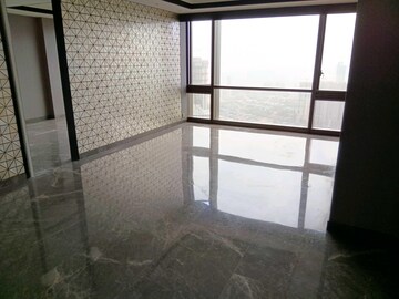 Room in 4 BHK Apartment at Lodha Trump Tower, Worli – for Rent