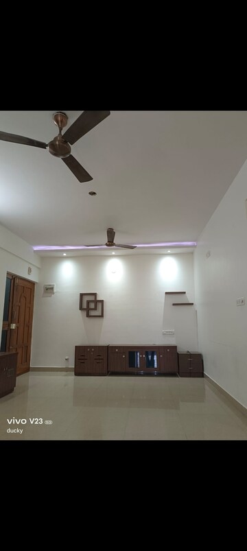 Furnished Amenities in 2.5 BHK Apartment at Hsr Layout Sector 3 – for Rent