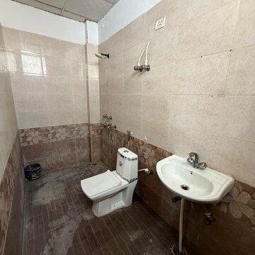Bathroom in 2.5 BHK Builder Floor at Sector 63a – for Rent