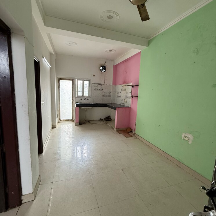 Kitchen, sector 63a 2.5 Bedroom 800 Sq.Ft. Builder Floor In Sector 63a Noida 8921215