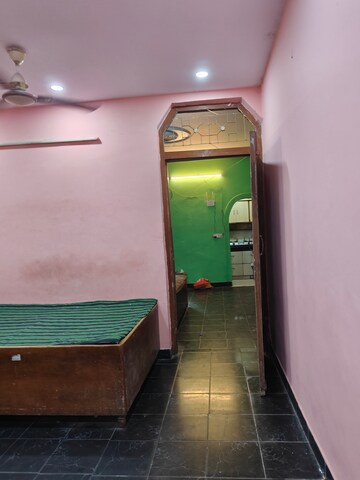 Furnished Amenities in 1.5 BHK Independent House at DDA Flats Jasola, Jasola – for Rent