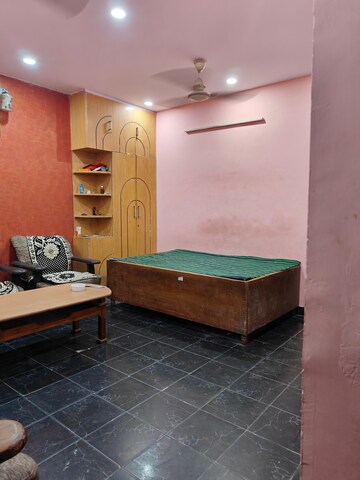 Living Room in 1.5 BHK Independent House at DDA Flats Jasola, Jasola – for Rent