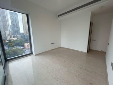 Room in 4 BHK Apartment at Rustomjee Crown, Prabhadevi – for Rent