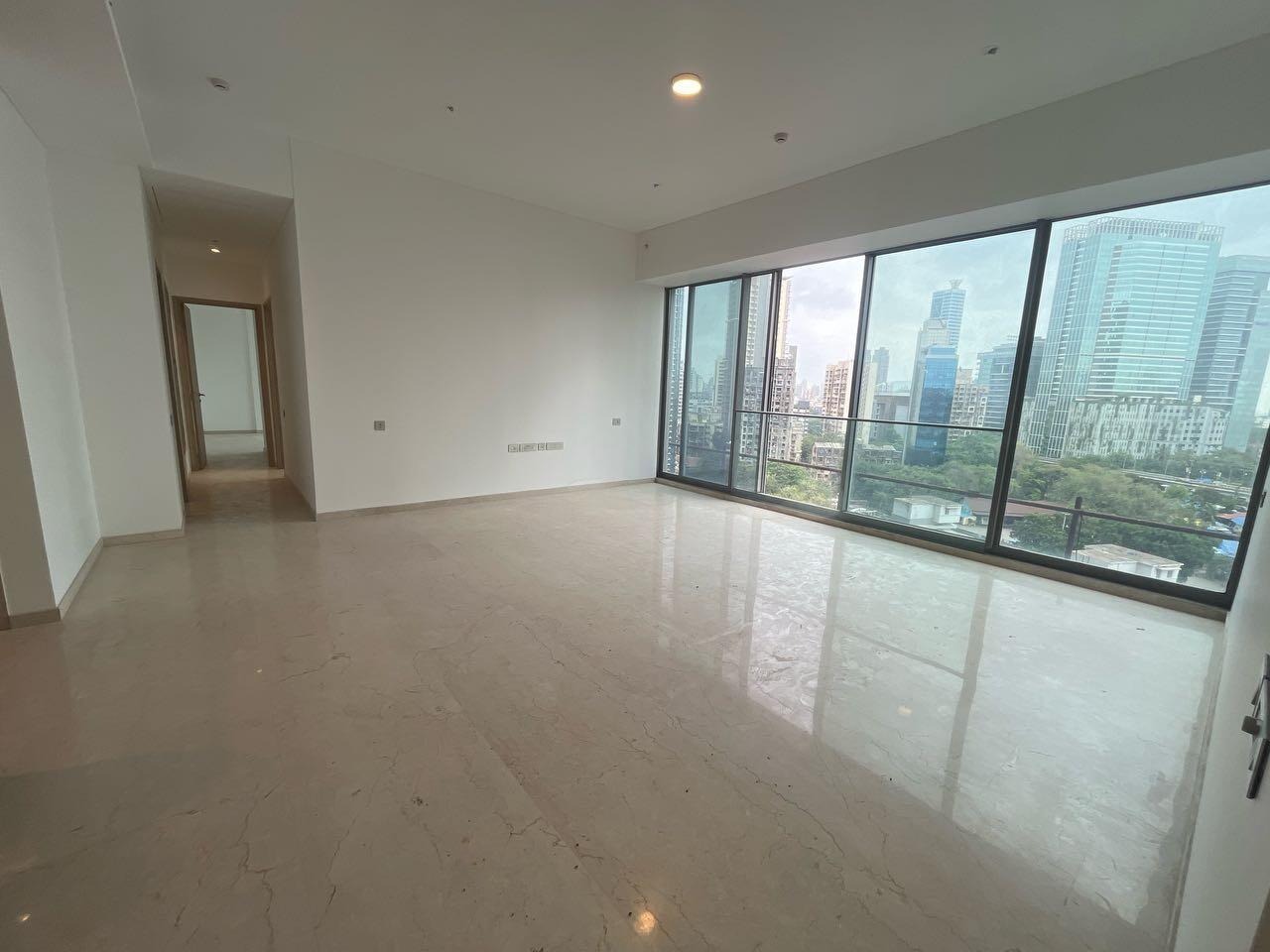 4 BHK + Servant Room Apartment For Rent in Rustomjee Crown