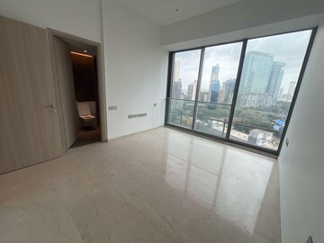 Room in 4 BHK Apartment at Rustomjee Crown, Prabhadevi – for Rent