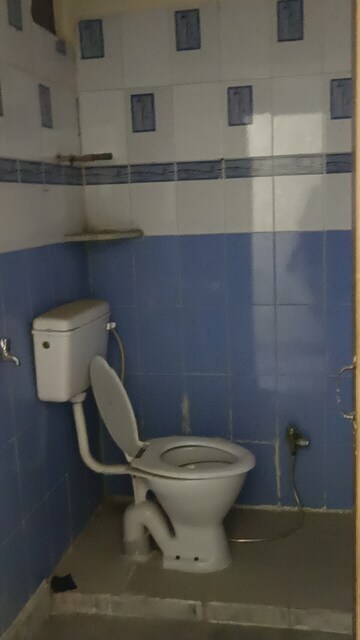 Bathroom in 1.5 BHK Builder Floor at Dilshad Colony – for Sale