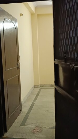 Bathroom in 1.5 BHK Builder Floor at Dilshad Colony – for Sale