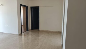 Room in 2 BHK Apartment at Prestige Misty Waters, Hebbal – for Rent