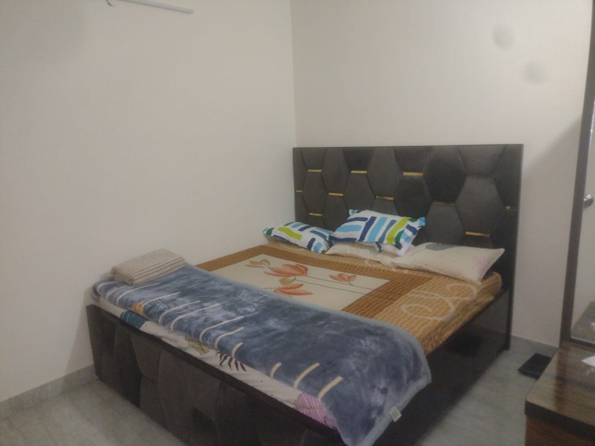 2.5 BHK + Extra Room Apartment For Rent in Signature Global Golf Greens
