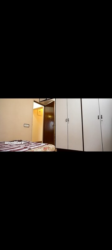 Bedroom in 4 BHK Apartment at Santacruz West – for Rent