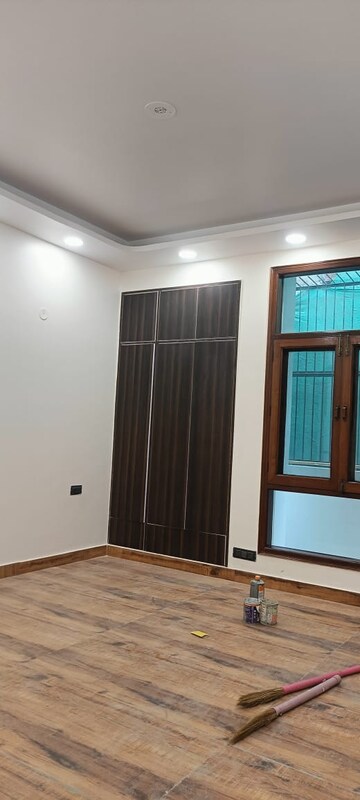 Building Lobby in 3 BHK Builder Floor at RWA Apartments Sector 47, Sector 47 – for Rent