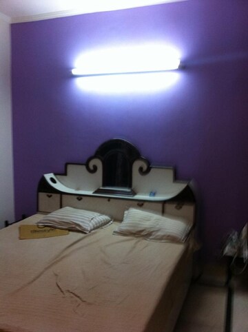 Bedroom in 2 BHK Builder Floor at Suncity Heights, Sector 54 – for Rent