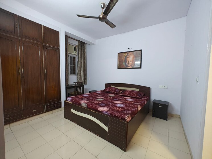 Bedroom, suncity-heights 2 Bedroom 200 Sq.Yd. Builder Floor In Sector 54 Gurgaon 8921403