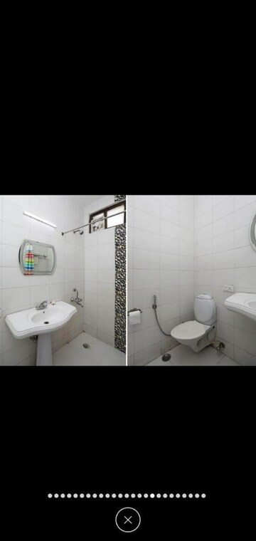 Bathroom in 2 BHK Builder Floor at Suncity Heights, Sector 54 – for Rent